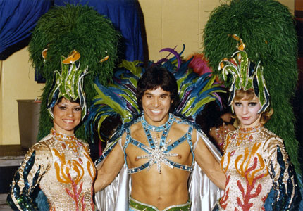 tito_1976_ringling_costume_king_neptune_with_showgirls