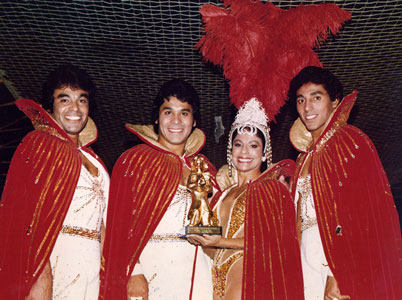flying_gaonas_under_the_net_1983